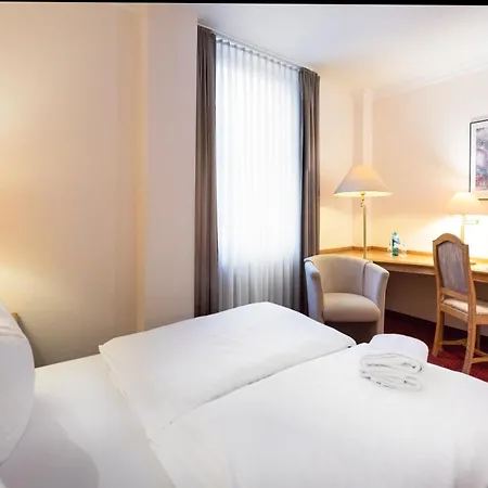 Hotel Flora 4*